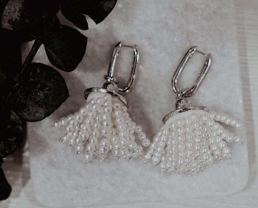Coca | Huggie Tassel Pearl | Women Earrings - Gentre Official