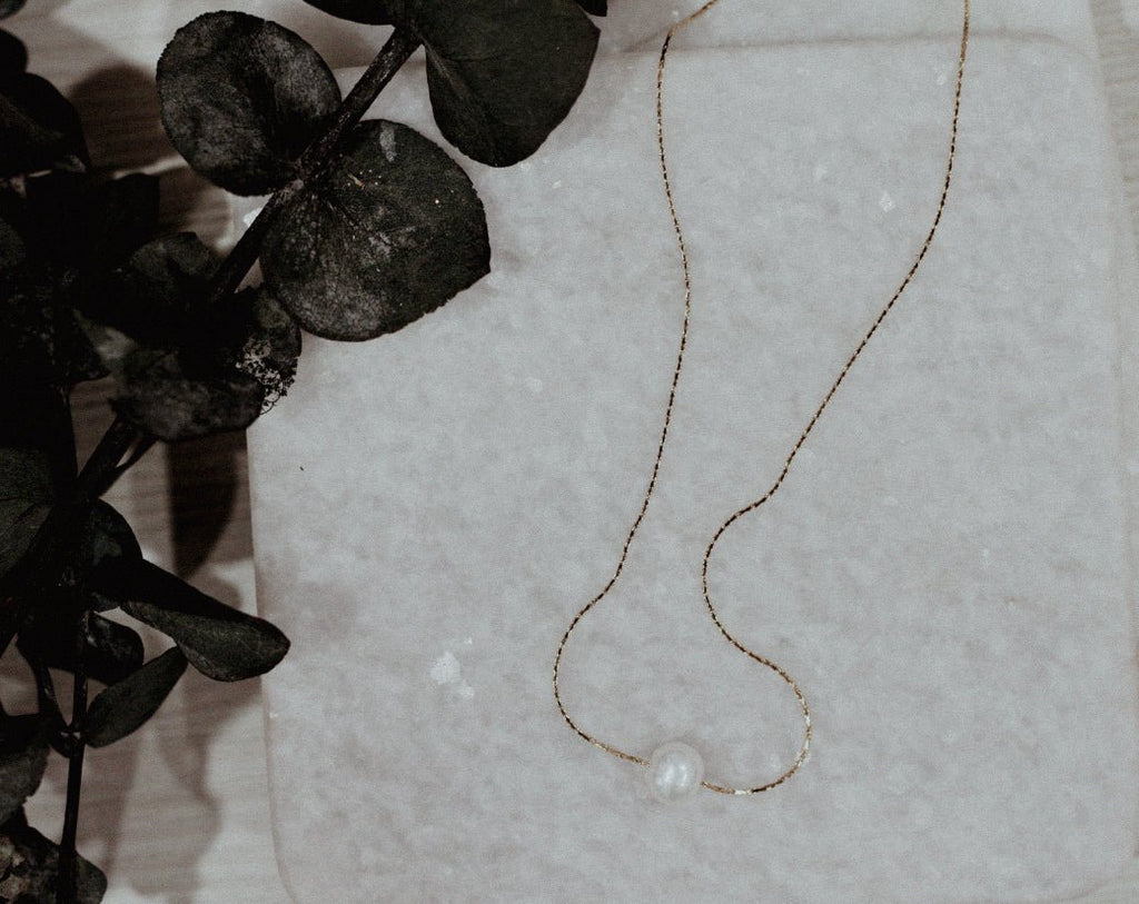 Ester | Pearl Pendant Women's Necklace | Gentre - Gentre Official